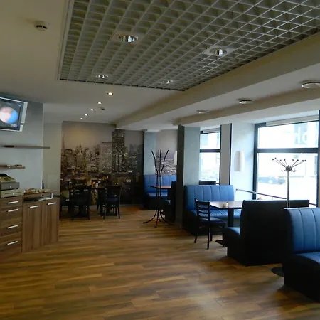 Center Hotel 2*